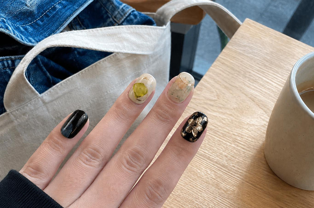 Selviare customer manicure
