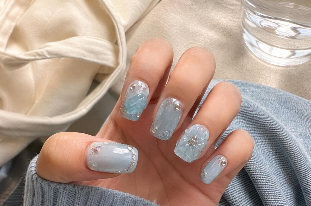 Selviare customer manicure