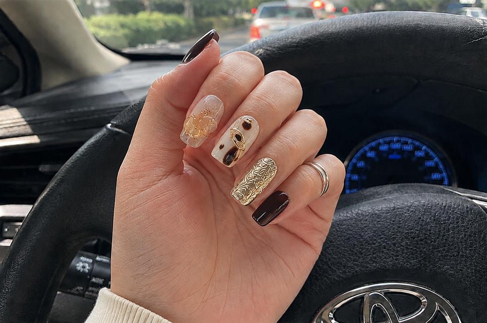 Selviare customer manicure